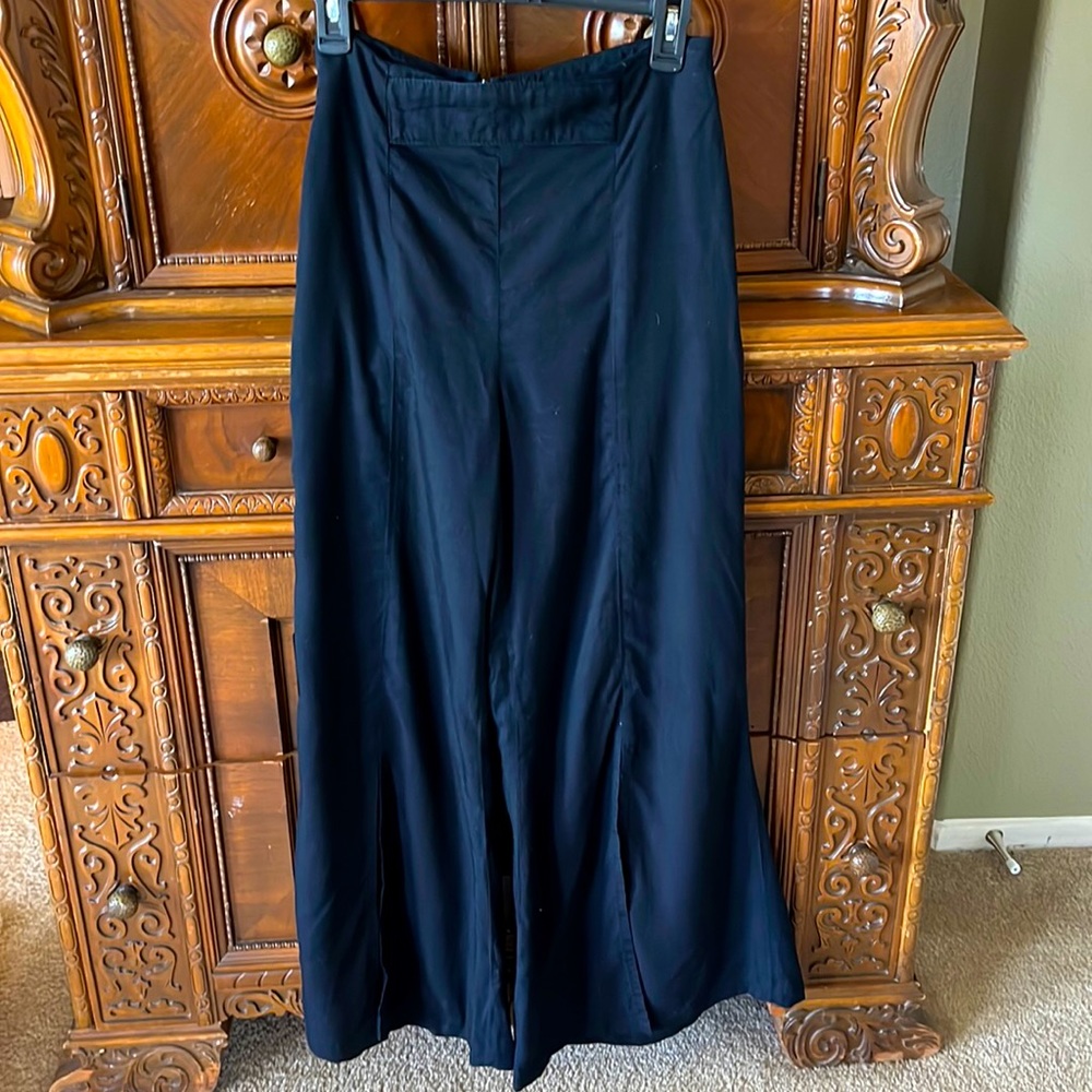 Urban Outfitters Black Split front flare boho Lagenlook 70s flowy pants size 4